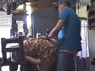 Gizli kamera kocamı komşunun genç kızıyla aldatırken yakaladı, ne dersin?