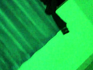 Gostosa checks into the hotel room