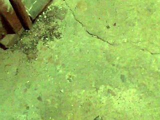 Cleaning dirty feet properly