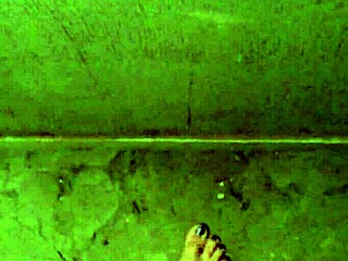 Cleaning dirty feet properly