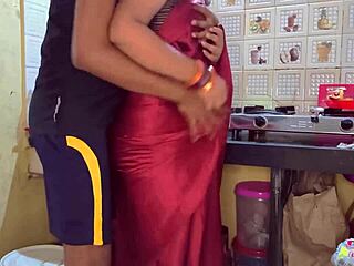 인도 계모가 의붓아들에게 남친 통화하다 걸렸어? 충격 폭로!