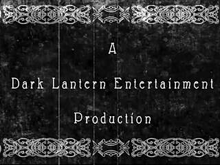 Dark Lantern Entertainment ने विंटेज सीन में रेट्रो महिलाओं को जानवरों के साथ दिखाया!