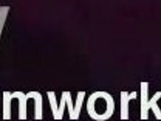 늦은 밤 블로우잡이 야한 딥스로트 액션으로 변신