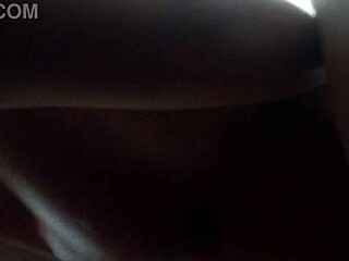 Min fru filmar hård missionärsex med välhängd svart kille