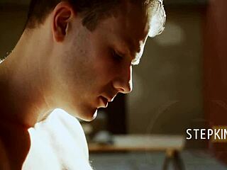 Стъпбратко вижда нуждата ми за твърд кур и ми го дава сега