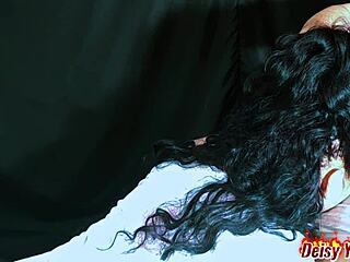 Esposa latina puta cubierta de semen por deudas