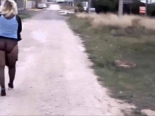 طيز كبيرة بتتمشى ببنطلون ضيق في الشارع! 😍