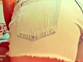 娇小女友在家女上位骑乘直奔内射