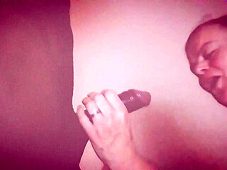 I am giving a nice blowjob to that milf, oh yeah.