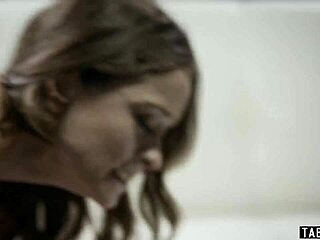 Лажни видео отмице показује тинејџерку како вара богату породицу за паре.