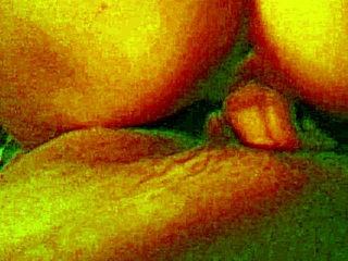 自制视频中棕发少女肛交大开腿