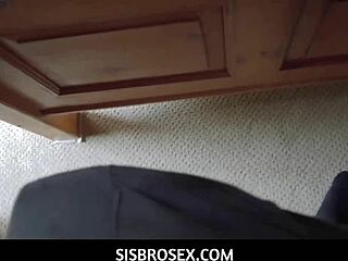 Maya Bijou ayuda al hermanastro rapidito