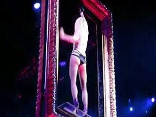 Britney Spears Shakes Her Ass Wildly