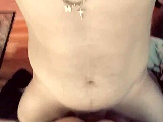 Bikini-clad amateur gets her tight pussy stretched