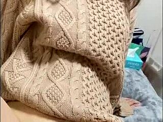 Обожаю, как твои пальцы делают мою пизду мокрой и капающей