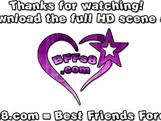 Barna nő hajol le a rendező nagy farkára