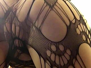 hey, look at this pawg butt jiggling in fishnets
