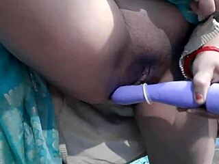 sexy bhabhi playing with dildo in saree