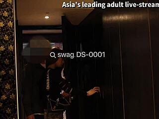 主人命令台湾妹子带玩具勾引陌生人，Swag Live直播超刺激 DS-0001
