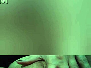 我是Stella，按摩后秀微毛小屄