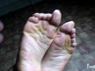 Paris Wrinkled Soles Get Wild Attention