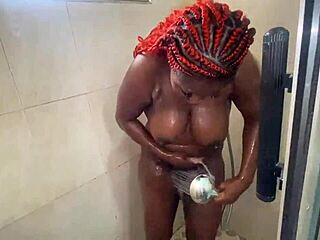 Shower fun with ebony wife 😍