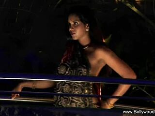 i dance seductively to arouse my mature milf man