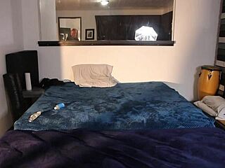 i watch scarlett johnson fuck solo