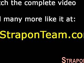 Bağlı lezbiyen sertçe parmaklanıyor—Bu buharlı üçlüde kim hakim?