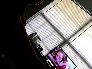 She Knows How To Give Handjob