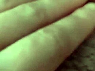 Не мога да спра да гледам космата мастурбация в Перископ