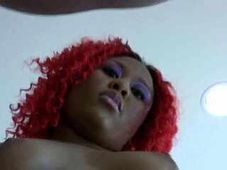 Luscious louis flaunts her big ebony ass