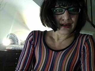 Buzzingbirdz Olga's squirt machine leaves the floor soaked and needing a mop.