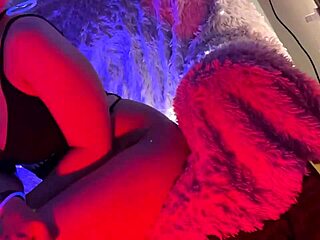 Marycandy Performs Seductive Striptease Dance