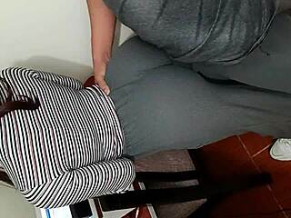 Saya Sangat Suka Kongkek Wanita Venezuela Bertubuh Besar Dari Gym, Mengajar Statistiknya Rasanya Sangat Panas!