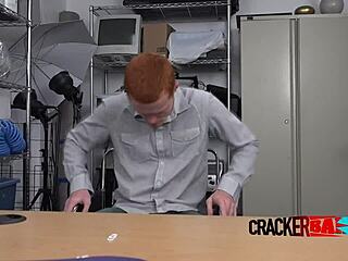 白人姜发妹子被新老板后入式操