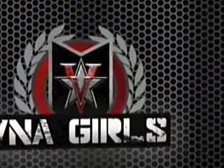 Penny Pax jolok lidah Syren De Mer yang miang macam pro! 😜