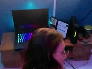 rebolando cheia de tesao com casal amador