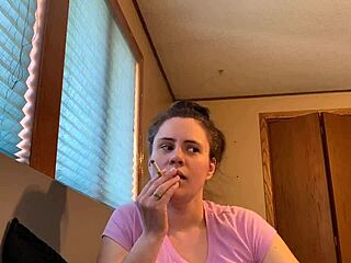 Споделих приятелката си в тройка, чукахме путката ѝ с друга курва