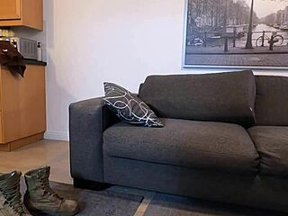 I watched Scarlet take it in the ass