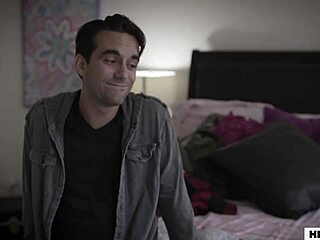 Hey seksi bebek, sinsi amca Logan Pierce ve Emily Willis tarafından baştan çıkarılmak ister misin?