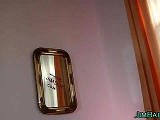 สาวอังกฤษ 18+ อมควยชายสูงวัยอย่างชำนาญในคลิปคมชัด