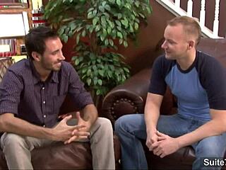 Hottie gays fuck and cum hard.