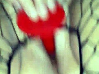 Hey, watch this slutty mature galderia play!