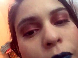 Ginger paris does and pisses in the toilet bbw slut