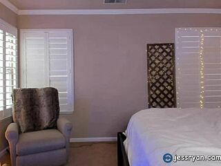 hey, is hot milf jess ryan on live cam?