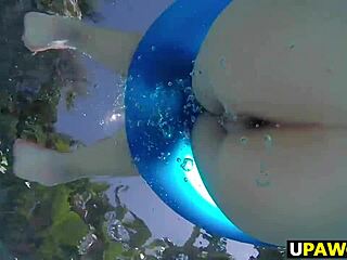 Big ass girl twerks intensely to chase horny pornstar