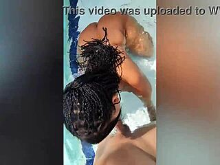 친구 엄마 초대 받아 뜨겁고 쩌는 년이라 받아들인