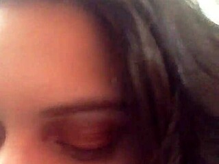 Ginger paris does and pisses in the toilet bbw slut