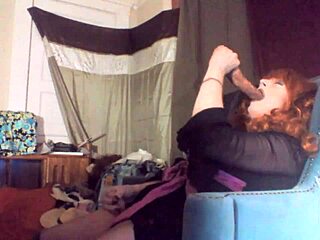 Does she swallow that big dildo?